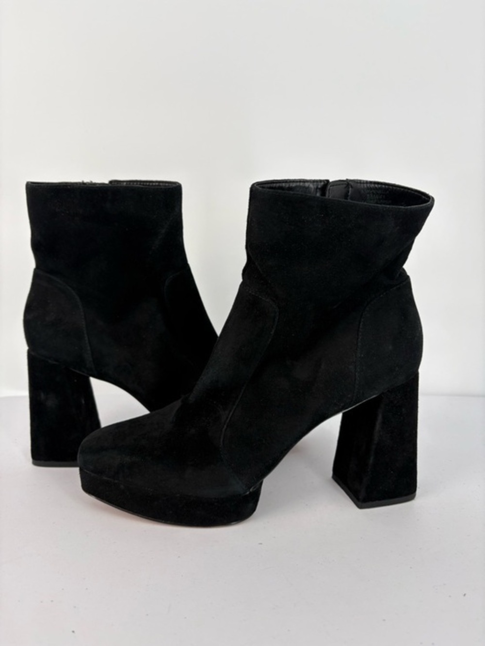 🥠 Vince Camuto Penella Black Suede Platform Block Heel Ankle Boots